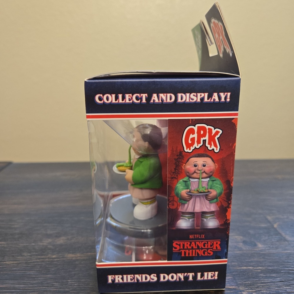 Garbage Pail Kids Stranger Things Waffelle Glow Figure 2022 Convention Exclusive - Picture 4 of 6